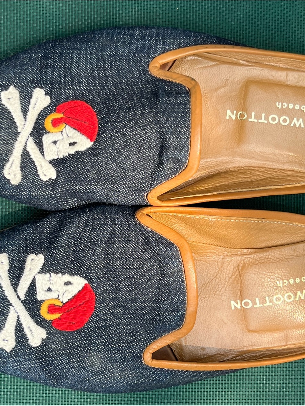 STUBBS AND WOOTTON DENIM SLIDE SZ 8, pirate skull embroidered